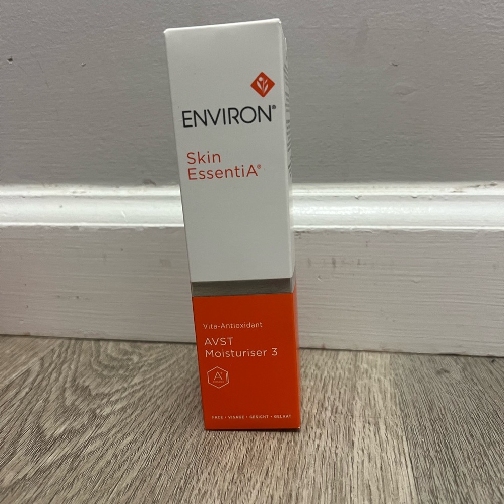 Skin EssentiA Vita-Antioxidant AVST Moisturiser 3
